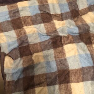 Cozy Gray and Black Plaid Blanket